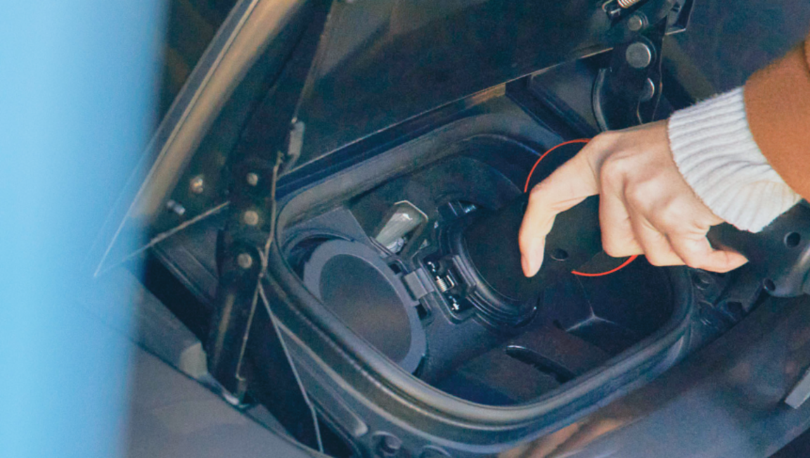 100% Electric, driving the future (Medium)